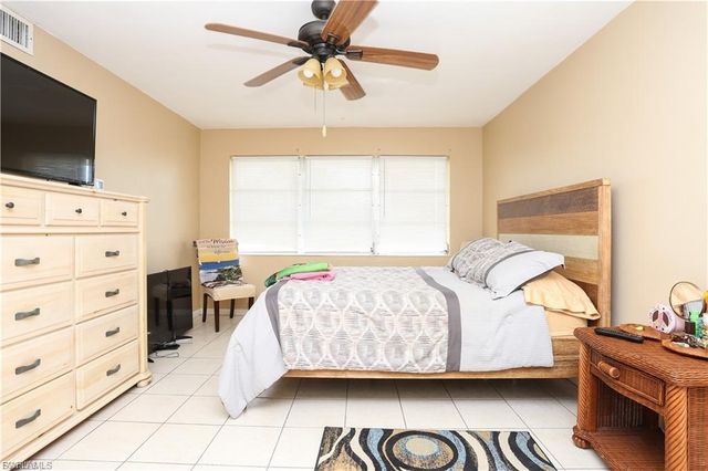 4901 Victoria DR 204, Cape Coral, FL 33904