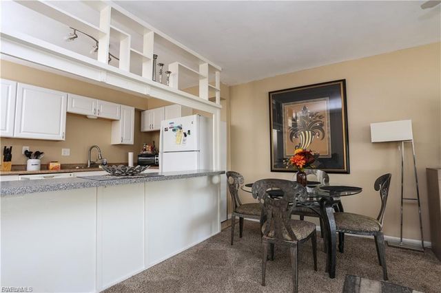 4901 Victoria DR 204, Cape Coral, FL 33904