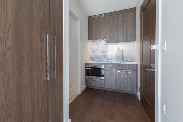 430 Stuart Street 1606, Boston, MA 02116