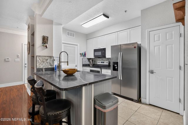 8539 GATE Parkway W 616, Jacksonville, FL 32216