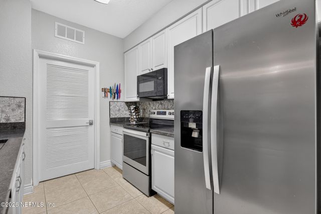 8539 GATE Parkway W 616, Jacksonville, FL 32216