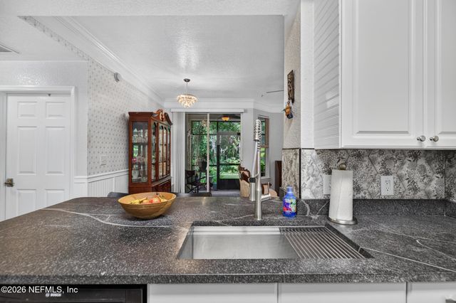 8539 GATE Parkway W 616, Jacksonville, FL 32216