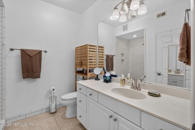 8539 GATE Parkway W 616, Jacksonville, FL 32216