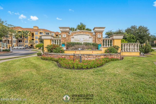 8539 GATE Parkway W 616, Jacksonville, FL 32216