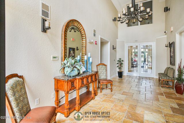 8539 GATE Parkway W 616, Jacksonville, FL 32216