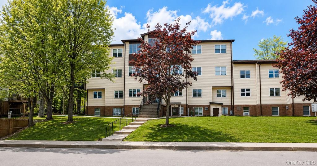 7 Stropkov Court 104, Monroe, NY 10950