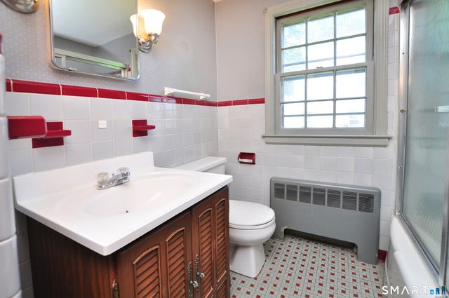 10 Lennox Avenue, Windsor, CT 06095