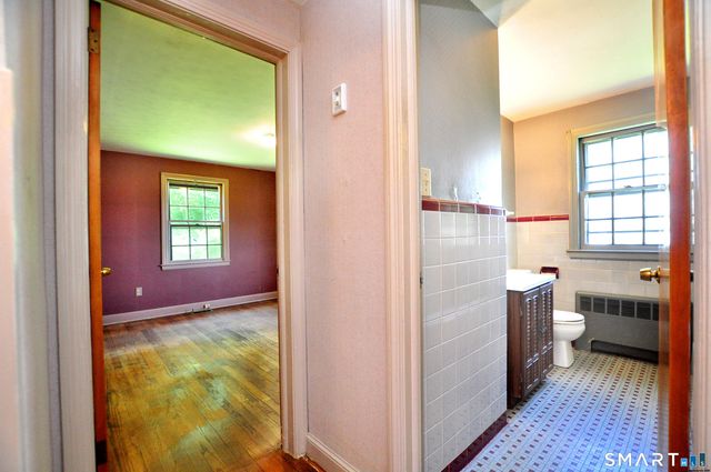 10 Lennox Avenue, Windsor, CT 06095