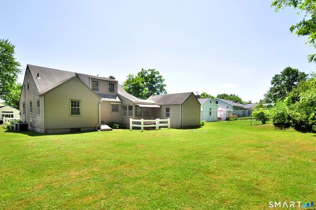 10 Lennox Avenue, Windsor, CT 06095