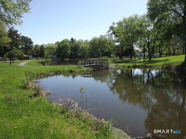 10 Lennox Avenue, Windsor, CT 06095
