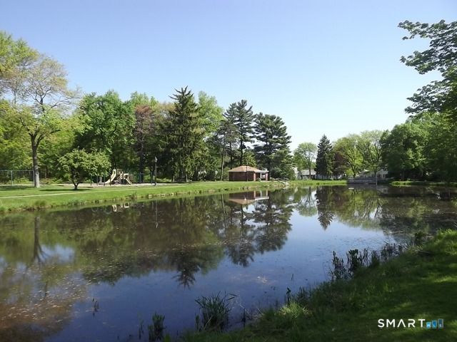10 Lennox Avenue, Windsor, CT 06095