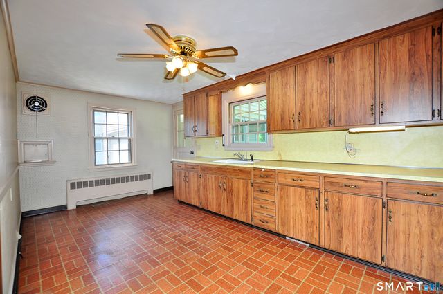 10 Lennox Avenue, Windsor, CT 06095
