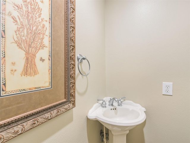 1908 Kahala Sunset DR G, Spicewood, TX 78669