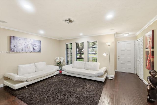 1625 Sunkist Way, Fort Myers, FL 33905