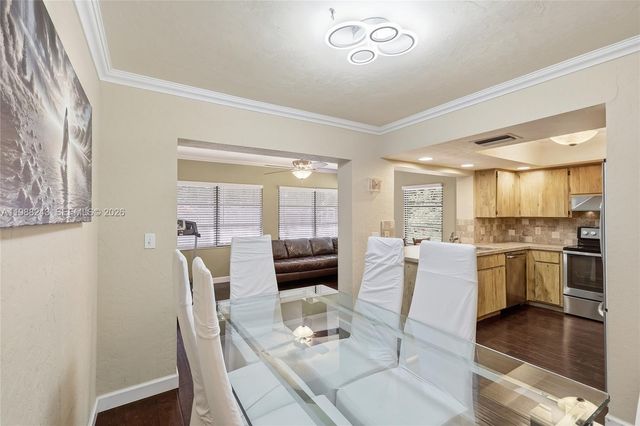 1625 Sunkist Way, Fort Myers, FL 33905