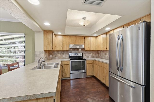 1625 Sunkist Way, Fort Myers, FL 33905