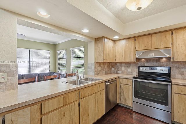 1625 Sunkist Way, Fort Myers, FL 33905