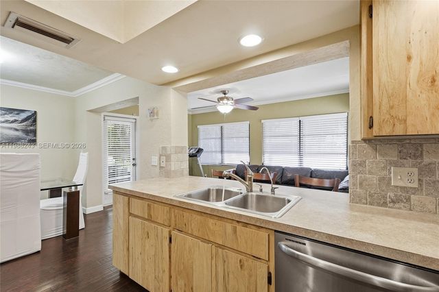 1625 Sunkist Way, Fort Myers, FL 33905