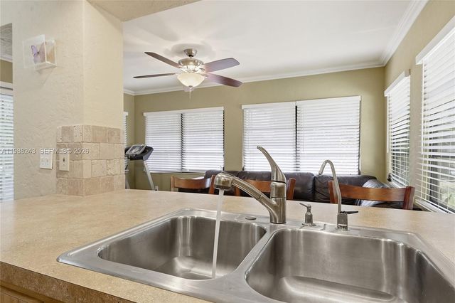 1625 Sunkist Way, Fort Myers, FL 33905