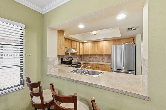 1625 Sunkist Way, Fort Myers, FL 33905