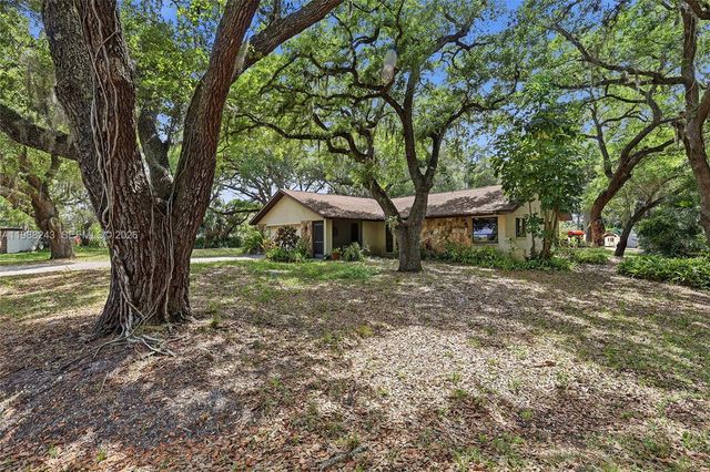 1625 Sunkist Way, Fort Myers, FL 33905