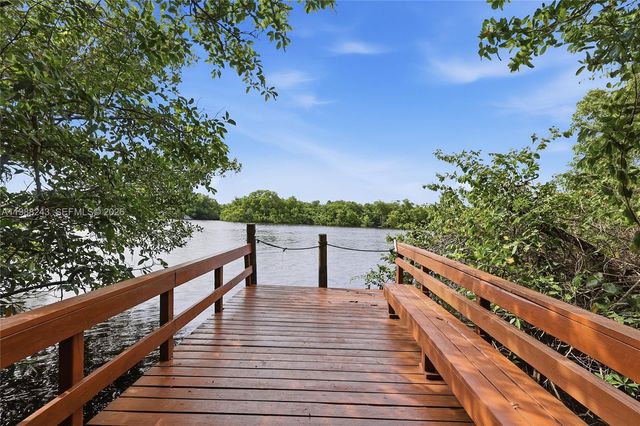 1625 Sunkist Way, Fort Myers, FL 33905