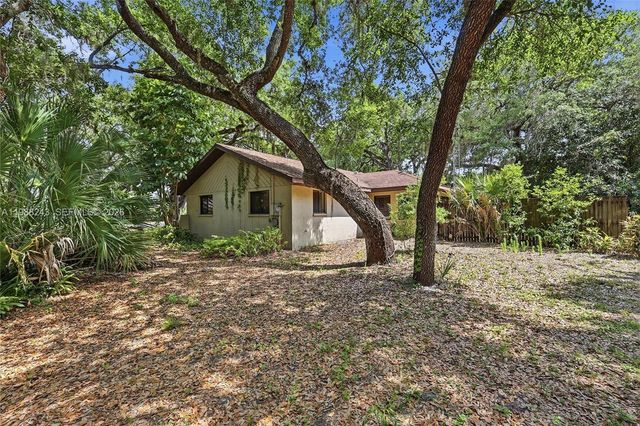 1625 Sunkist Way, Fort Myers, FL 33905