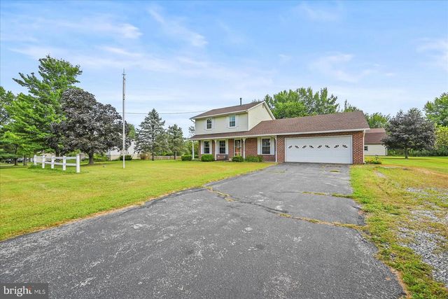 5581 PINCHTOWN RD, Dover, PA 17315