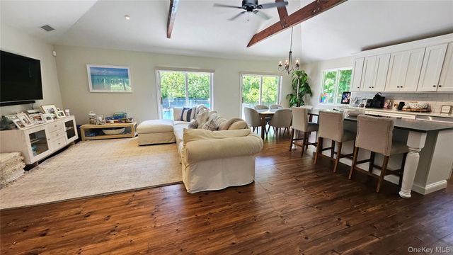 11 John Street, Westhampton Beach, NY 11978