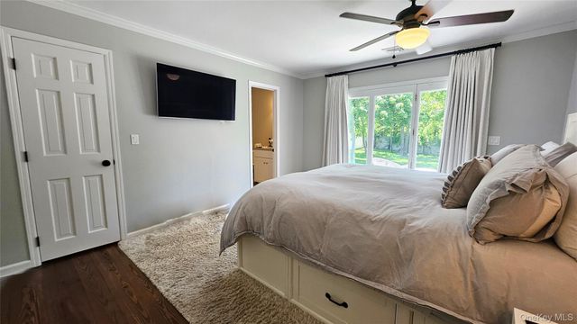 11 John Street, Westhampton Beach, NY 11978