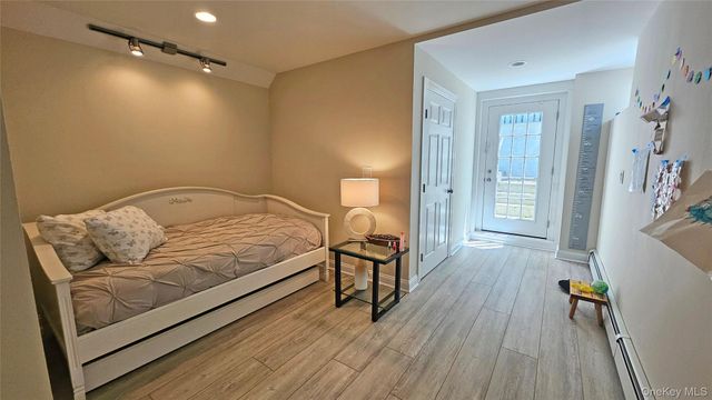 11 John Street, Westhampton Beach, NY 11978