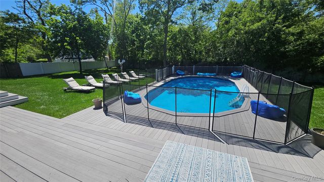 11 John Street, Westhampton Beach, NY 11978