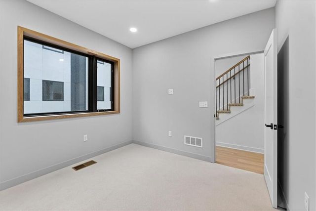 541 E 19th Street, Kansas City, MO 64108