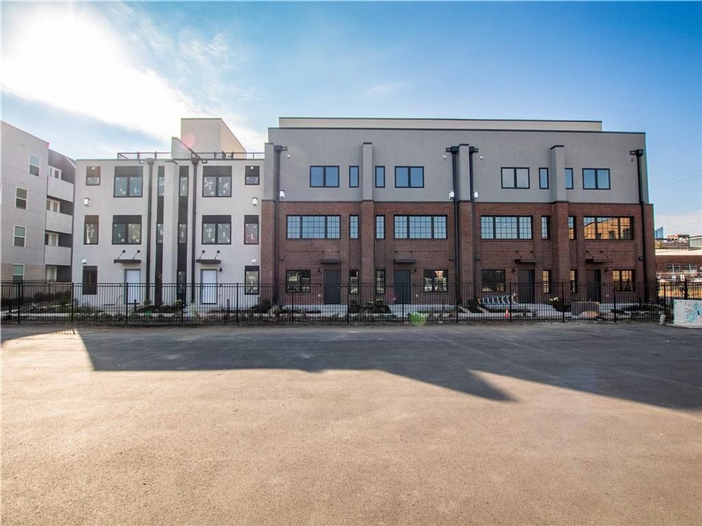 541 E 19th Street, Kansas City, MO 64108