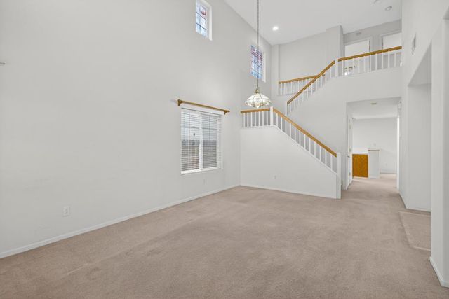 12 Allard Ct, Sacramento, CA 95835