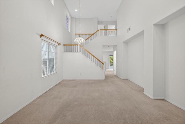 12 Allard Ct, Sacramento, CA 95835