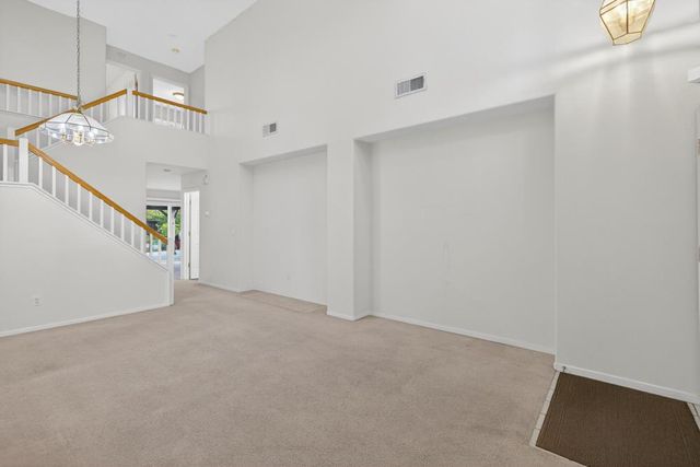 12 Allard Ct, Sacramento, CA 95835