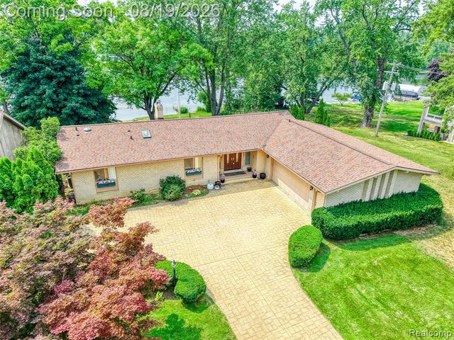 3212 Edgewood Park Drive, Commerce Twp, MI 48382