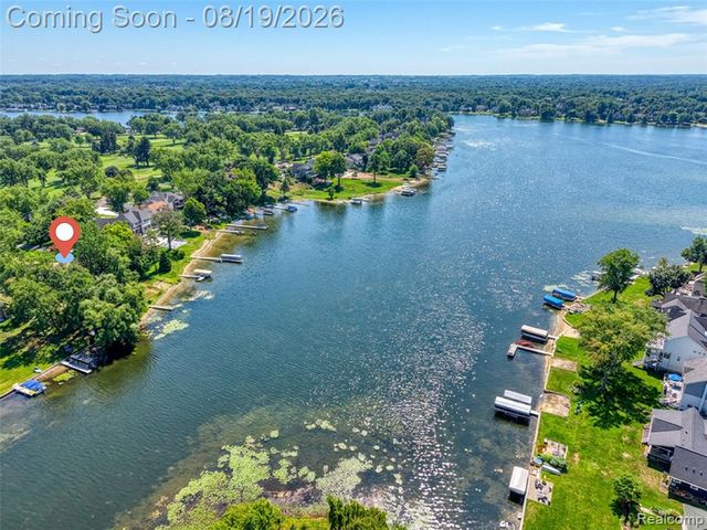 3212 Edgewood Park Drive, Commerce Twp, MI 48382