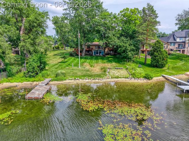 3212 Edgewood Park Drive, Commerce Twp, MI 48382
