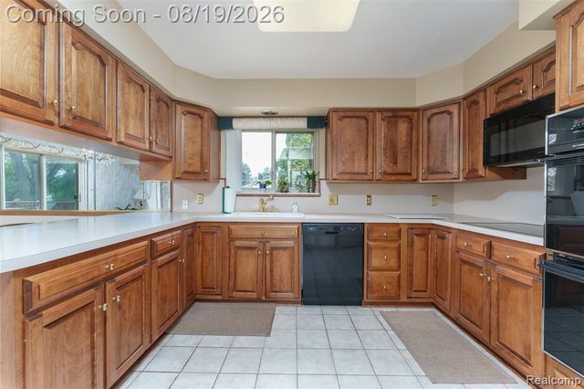 3212 Edgewood Park Drive, Commerce Twp, MI 48382