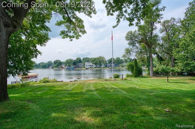 3212 Edgewood Park Drive, Commerce Twp, MI 48382