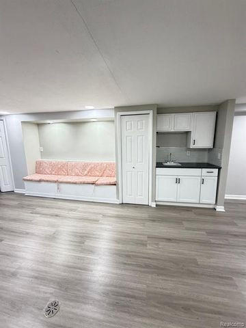 430 Henry Ruff Road, Garden City, MI 48135