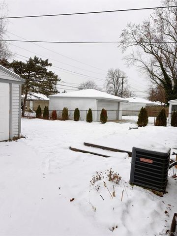 430 Henry Ruff Road, Garden City, MI 48135