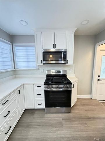 430 Henry Ruff Road, Garden City, MI 48135