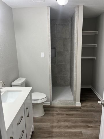 7202 Carver Avenue, Texas City, TX 77591