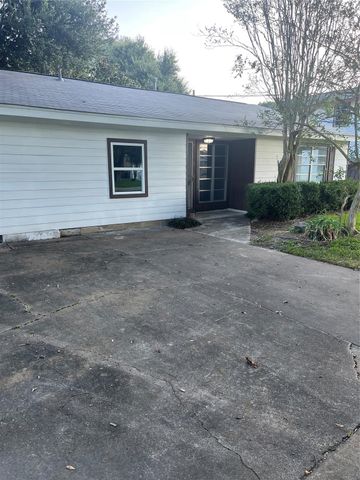 7202 Carver Avenue, Texas City, TX 77591