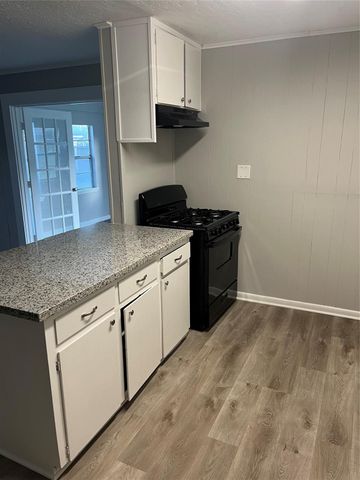 7202 Carver Avenue, Texas City, TX 77591