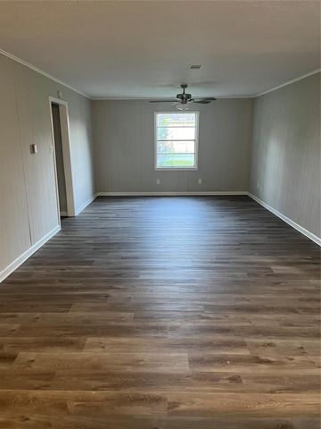 7202 Carver Avenue, Texas City, TX 77591