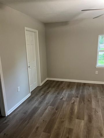 7202 Carver Avenue, Texas City, TX 77591